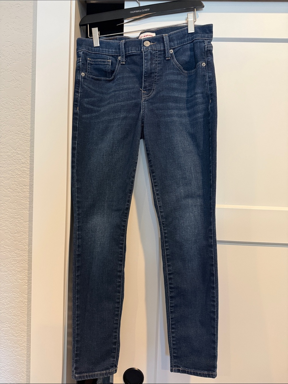 LUCKY BRAND AVA SKINNY ANKLE MID RISE SZ. 8